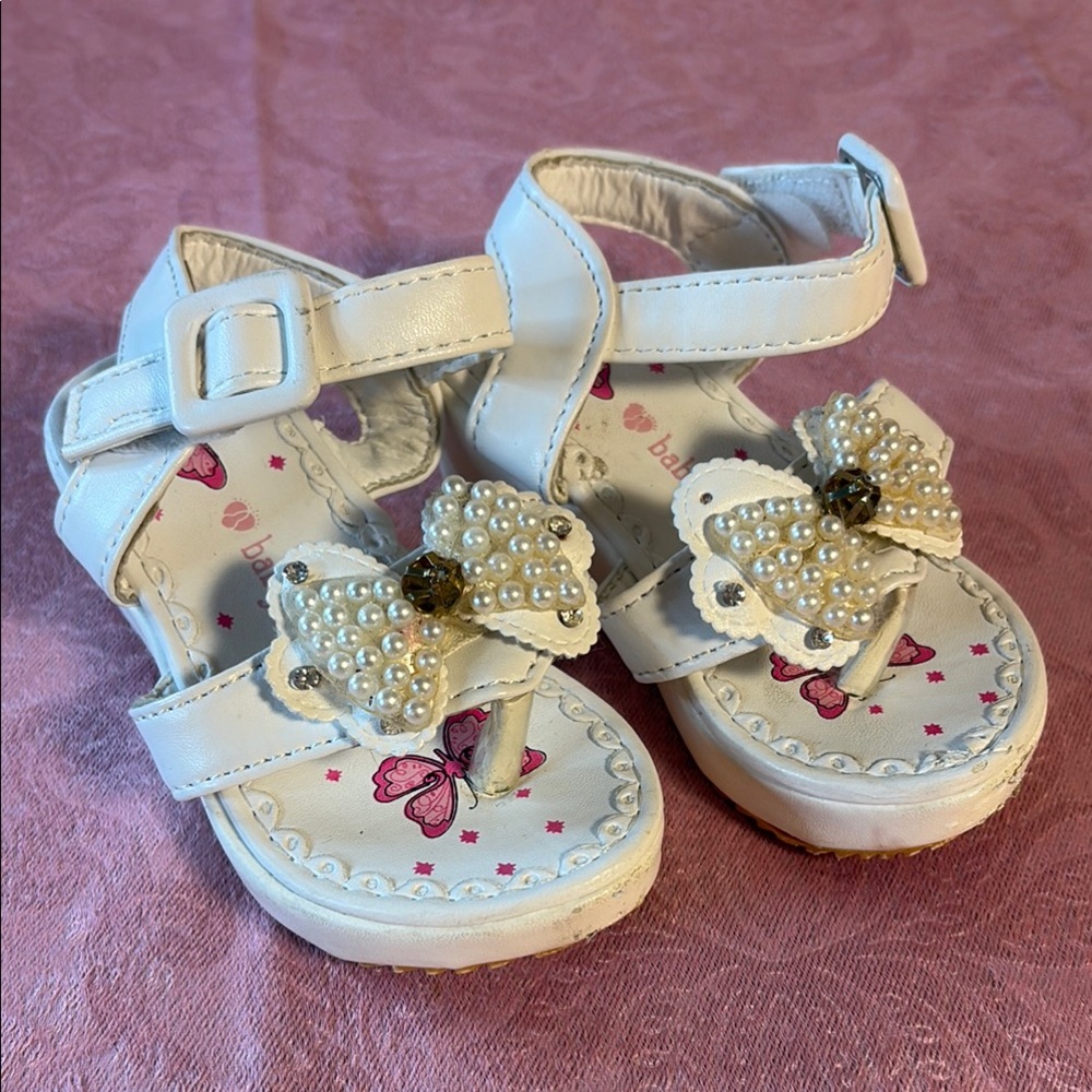 Girls' White Sandals with Pearl Bow